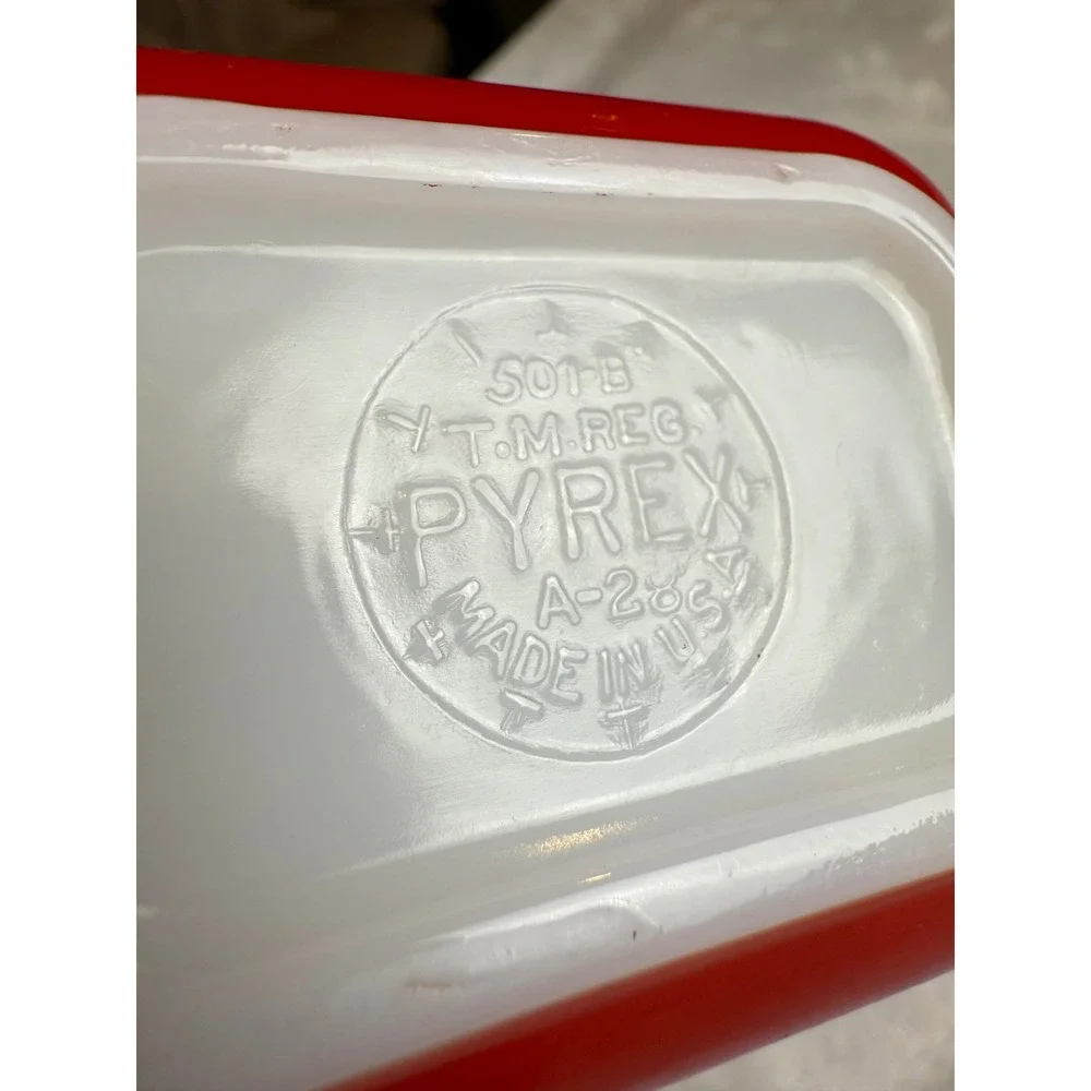 Pyrex 501B Red‎ Square Baking Dish Small Vintage Kitchenware